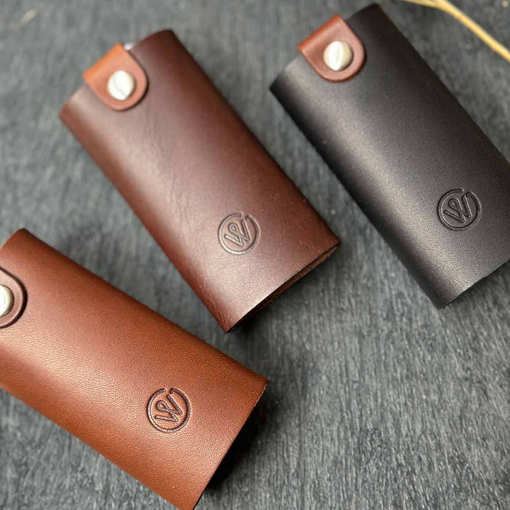 Leather key cases in Helbraun, chocolate brown and black from Good Wilhelm