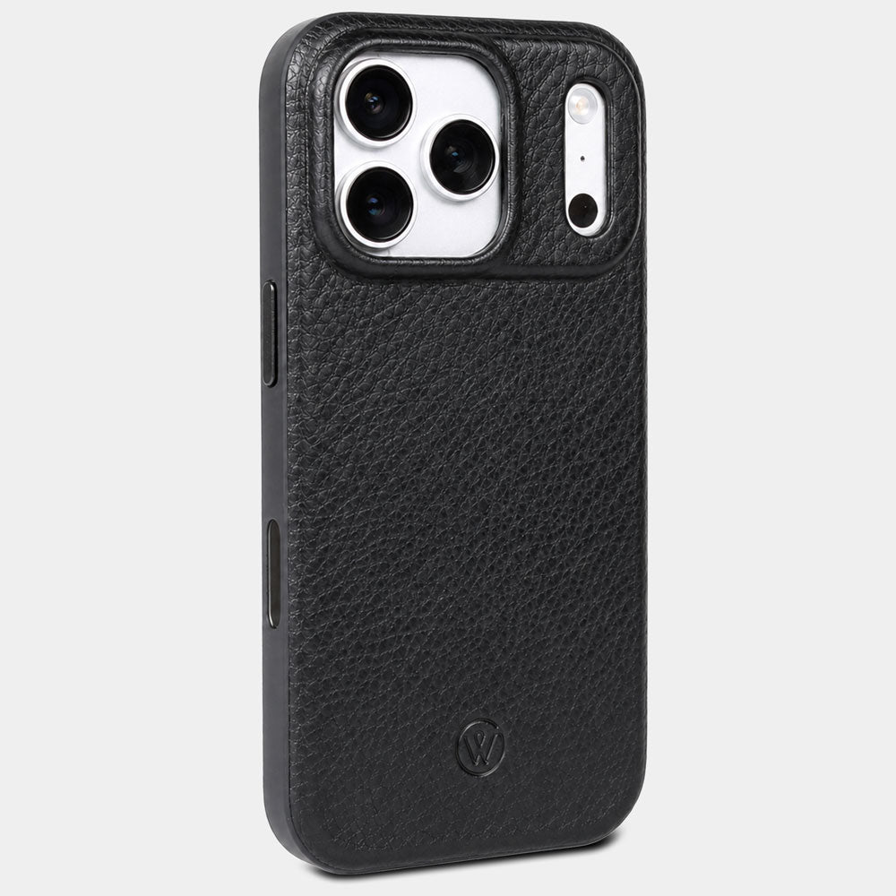 iPhone 17 Pro Hülle aus Leder und TPU von Good Wilhelm in Schwarz auf weißem Hintergrund