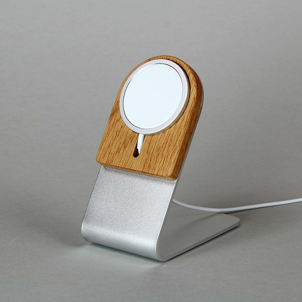 Magsafe stand made of oak and aluminum