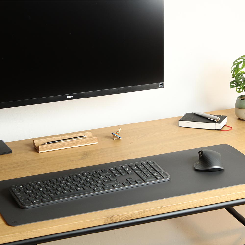 Sustainable desk pad made of linoleum and cork from Goodwilhelm