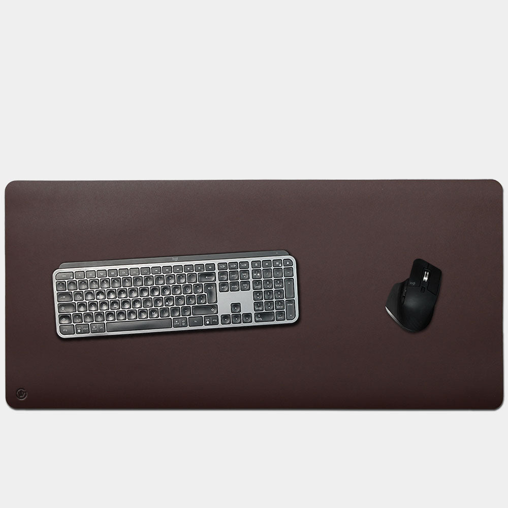 Desk pad made of linoleum and cork in the color Burgundy from Goodwilhelm