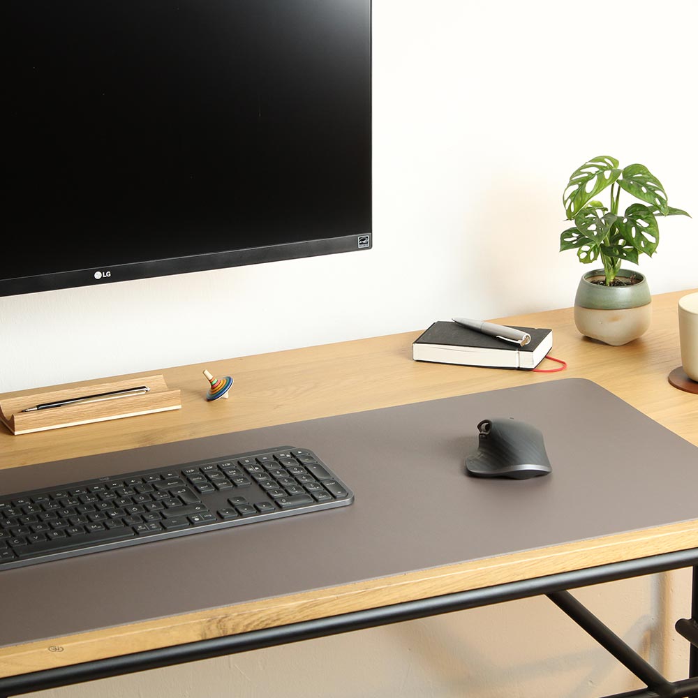 Desk pad made from sustainable linoleum from Goodwilhelm