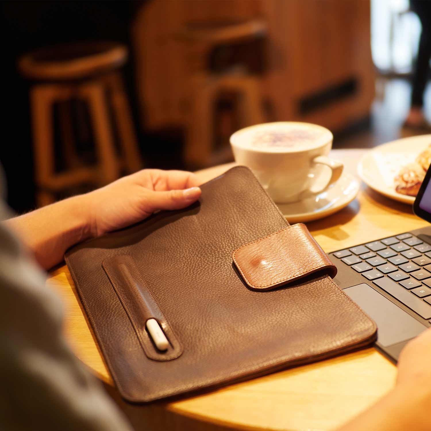 iPad Pro case LUDWIG in the color cognac on a table
