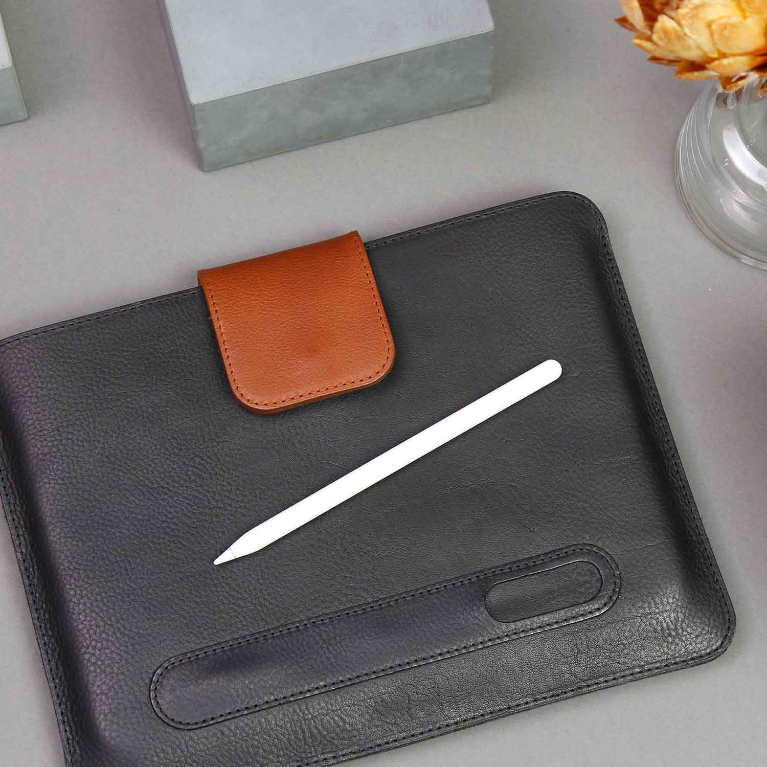 ipad case in black with apple pencil