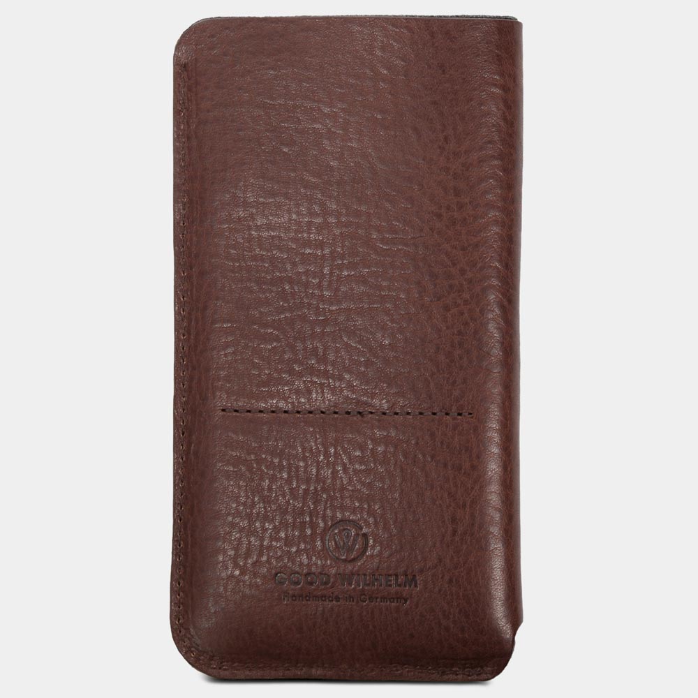 GOOD WILHELM iPhone 16 Pro leather case in brown - back with precise charging cut-out and robust workmanship.