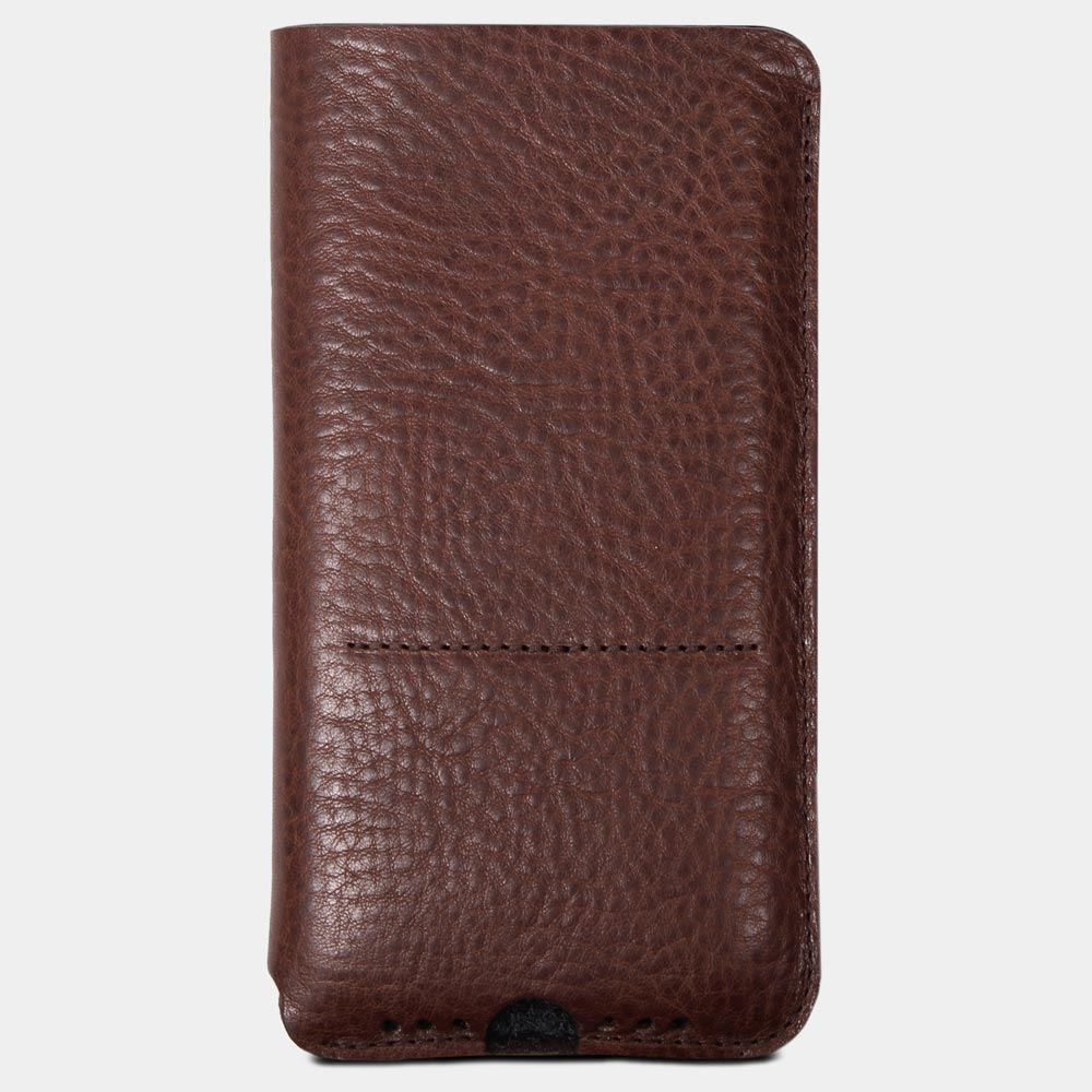 GOOD WILHELM iPhone 16 Pro leather case in brown - front with practical card compartment and high-quality leather design