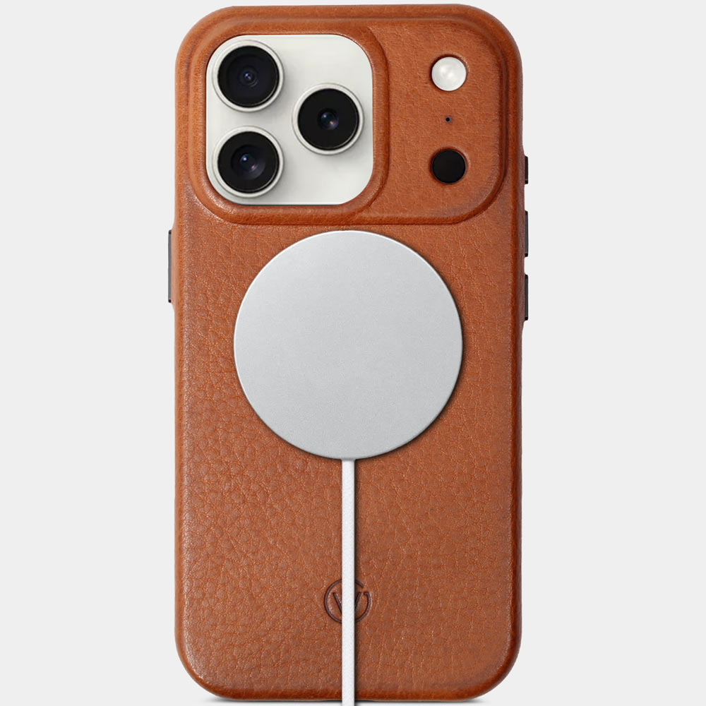 iPhone 17 Pro Hülle Leder Cognac Braun – Vorderseite mit MagSafe Ladegerät, MagSafe kompatible Echtlederhülle von Good Wilhelm, auch für iPhone 17 Pro Max Hülle Leder