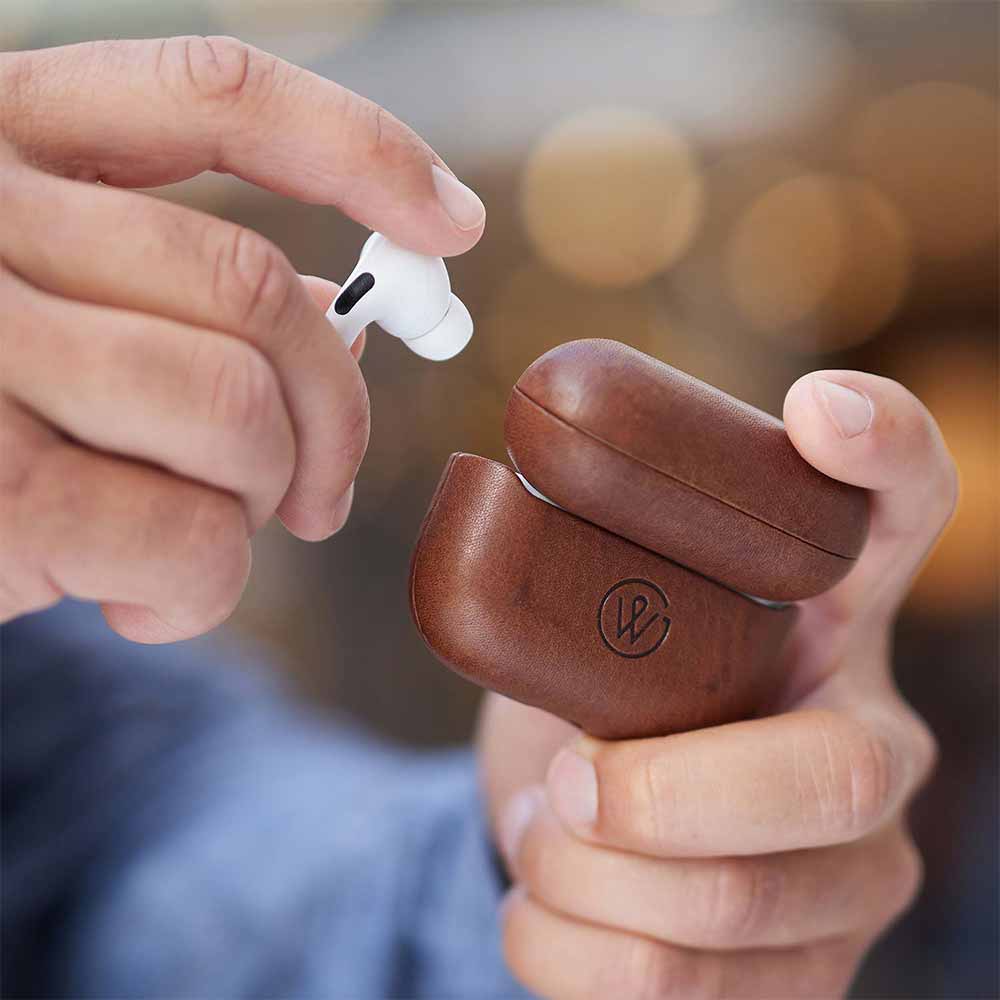 Sena Lederhülle Für AirPods Pro – Mit Front-LED, Kabelloses Laden, Hellbraun